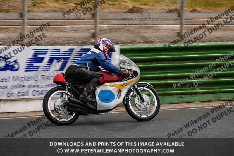 Vintage motorcycle club;eventdigitalimages;mallory park;mallory park trackday photographs;no limits trackdays;peter wileman photography;trackday digital images;trackday photos;vmcc festival 1000 bikes photographs